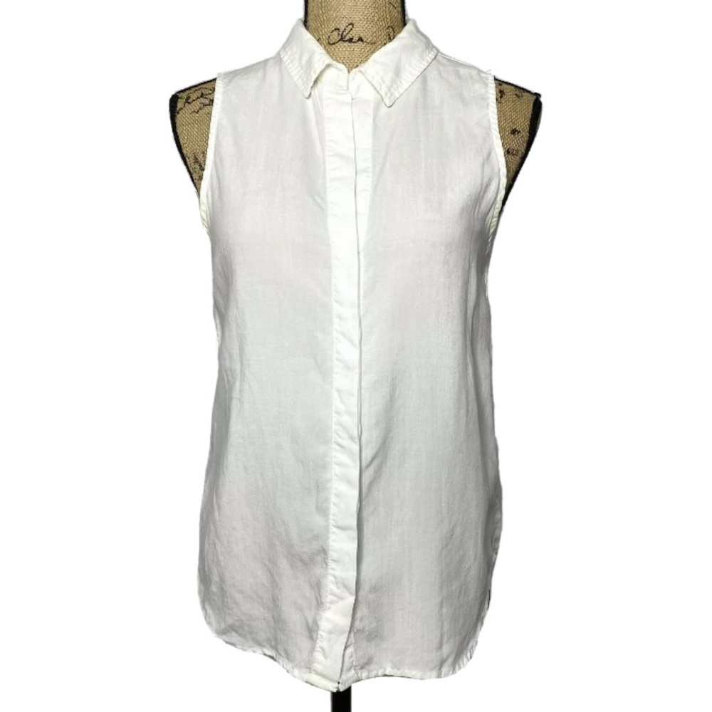 Bella Dahl White Sleeveless Button Up Top
